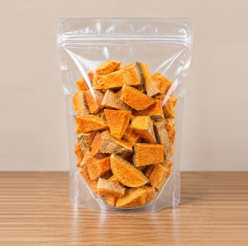 Luna freeze-dried squash and pumpkin dog treats in a 250 g clear pouch